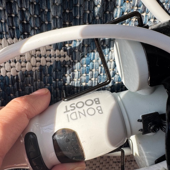 Pro Haircare & Styling Bundle – BondiBoost, Kérastase, Living Proof, Waver & Sam - Picture 3 of 4